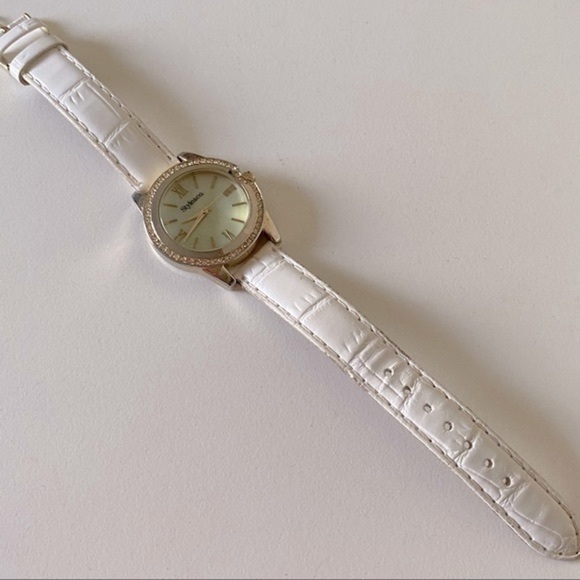 Style & Co Gold Diamond and White Leather Round Face  Watch EUC - Picture 8 of 8